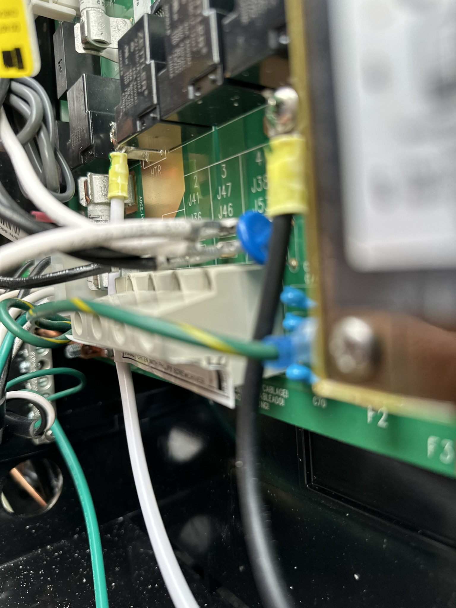 Disconnect switch and wiring at the hot tub